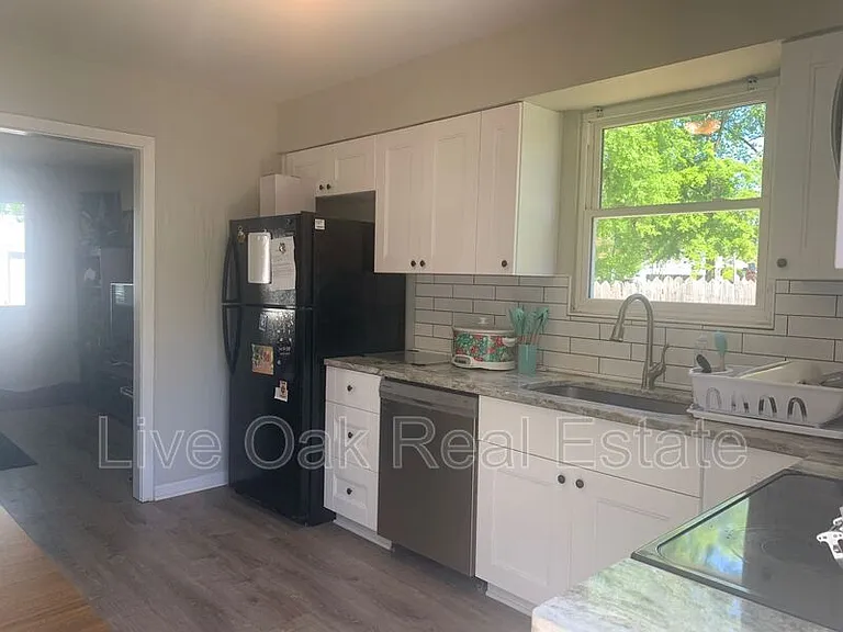 8302 Glen Myrtle Ave — Photo 6