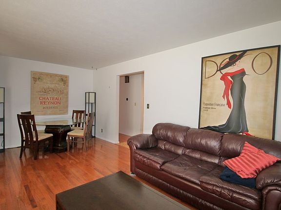 4th image of 6431 N Brookwood Ln