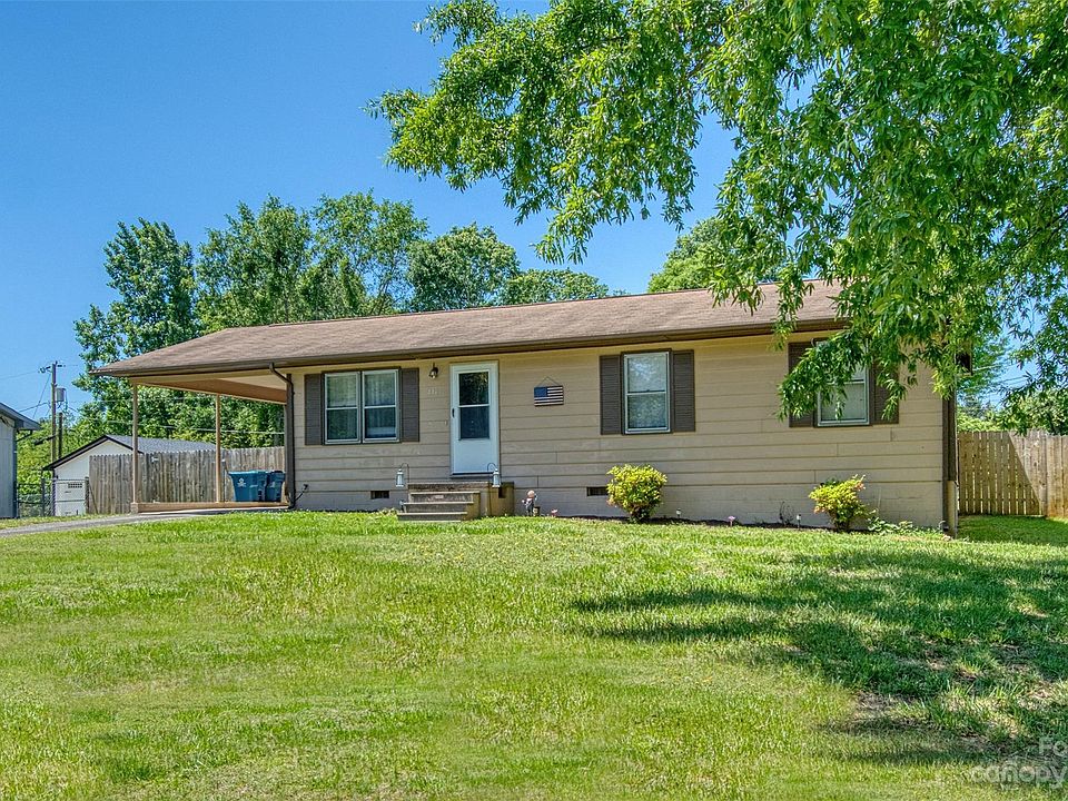 1st image of 416 Sycamore Cir #11