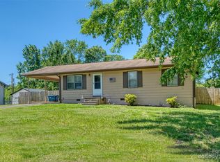 416 Sycamore Cir #11, Yadkinville, NC 27055