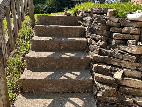 5th image of 535 Shady Oaks Dr