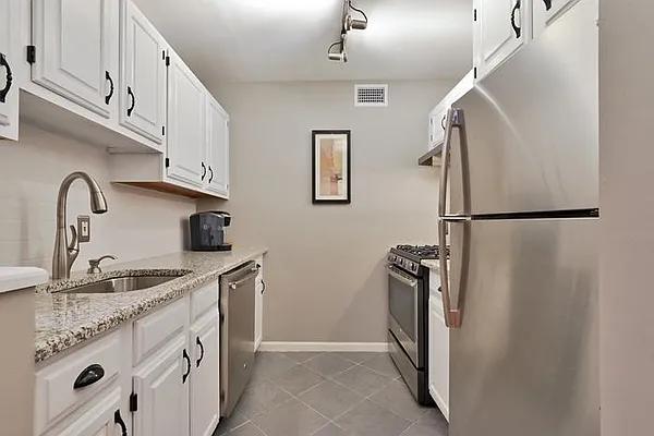 Sold by RE/MAX Gold Coast Realty | media 3