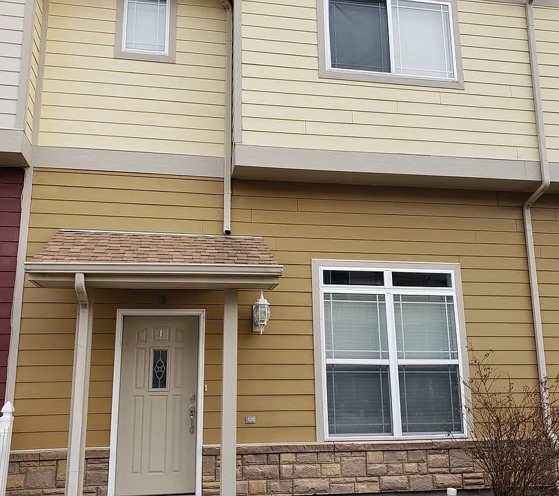 32 Fuller Cir