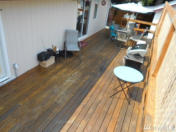 3rd image of 10727 27th St NE