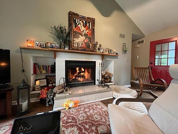 2nd image of 929 Alton Ct