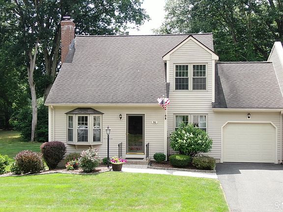 2nd image of 91 Carriage House #91