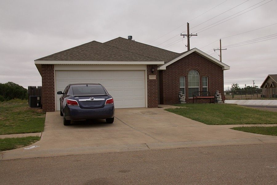 1st image of 602 N Teak Ave