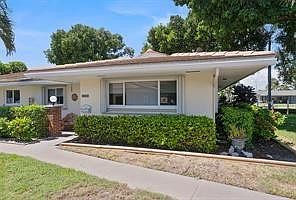 3rd image of 1323 NE 28th Avenue #126