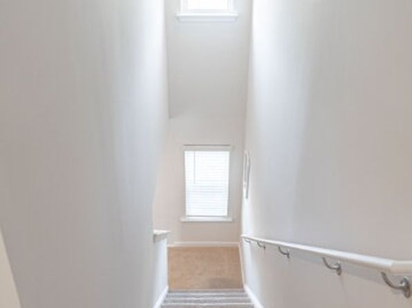 205 Maddox Dr