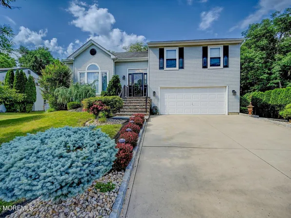 11 Driftwood Drive, Howell, NJ 07731
