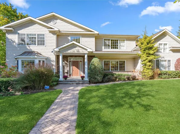 5 Primrose Lane, East Hills, NY 11577