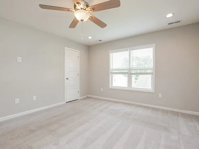 12 Patagonia Pl — Photo 10