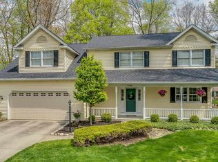 51420 Hunters Crossing Ct, Granger, IN 46530