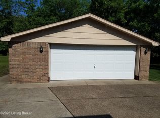 7711 Rochelle Rd, Louisville, KY 40228