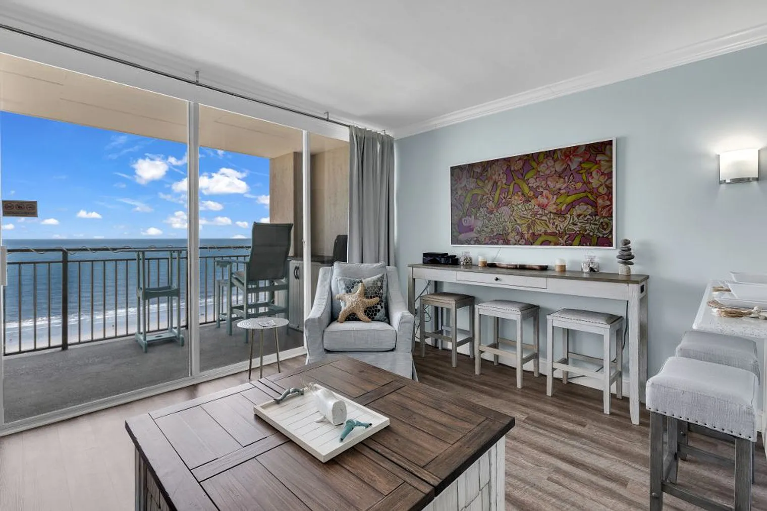 1 bed, 1.0 bath, 645 sqft, $2,356 — Photo 4