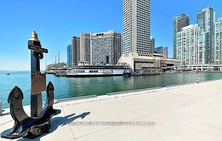 29 Queens Quay E #1001 — Photo 18