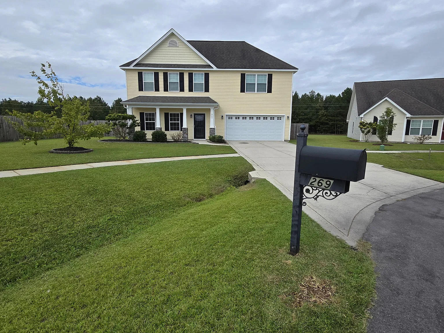 4 bed, 2.5 bath, 1632 sqft, $1,950 — Photo 2