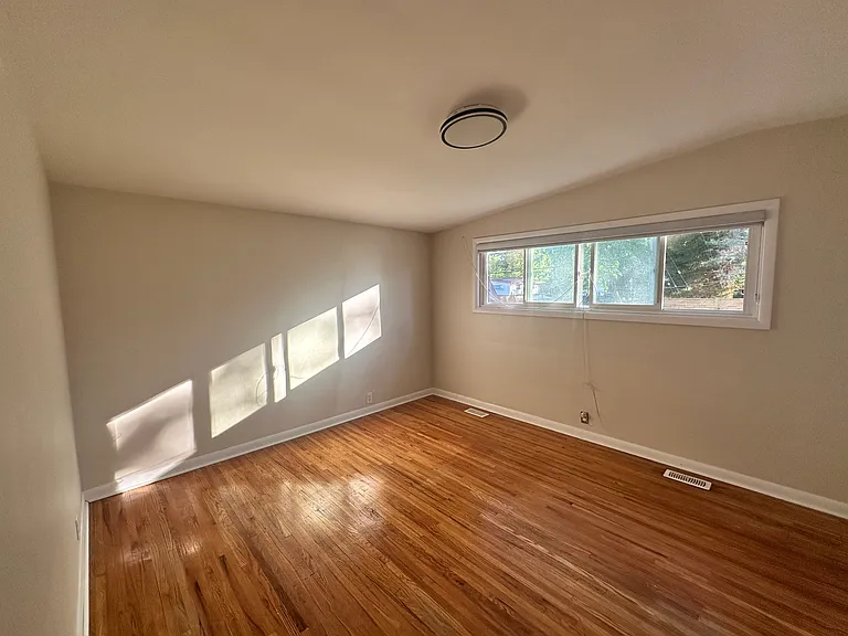 3401 Charlevoix Ave — Photo 12