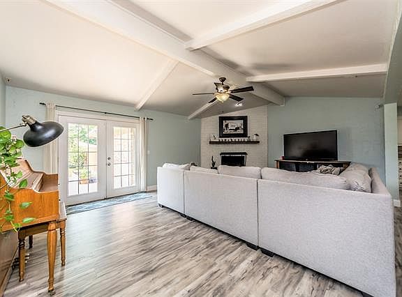 5th image of 702 Lake Highlands Dr