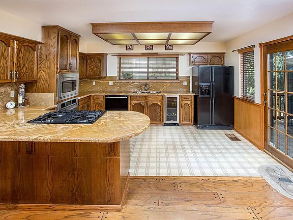 4th image of 17567 Scenic Heights Ct