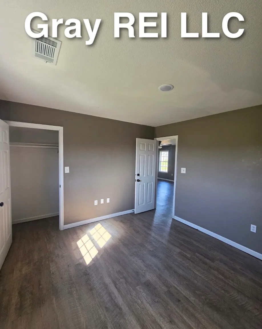 3 bed, 1240 sqft, $1,200 — Photo 2