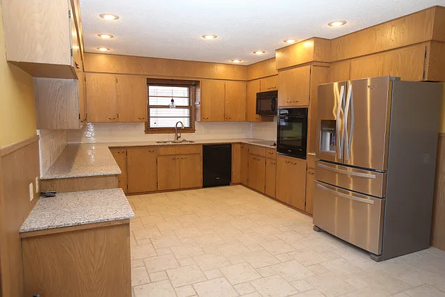 3 bed, 1900 sqft, $1,695 — Photo 2