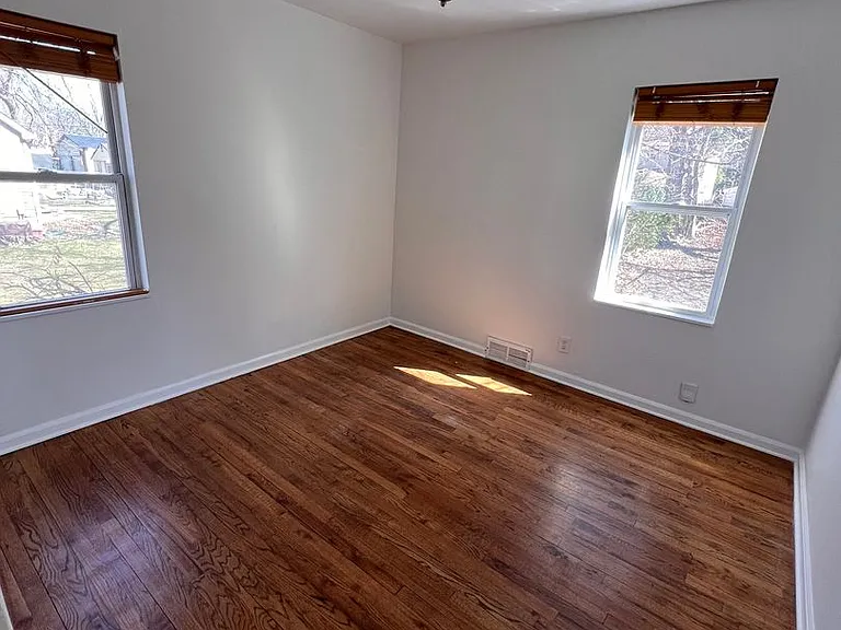 4565 Fleming St — Photo 16