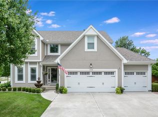 1028 SW Crossing Dr, Lees Summit, MO 64081