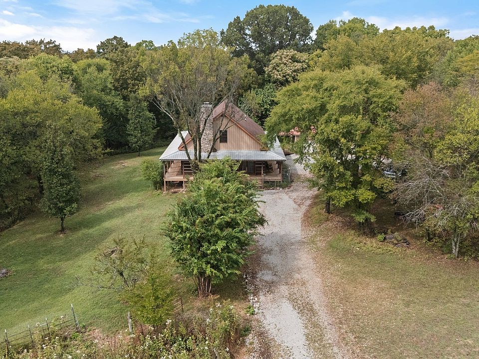7th image of 1746 Molly Hollow Rd