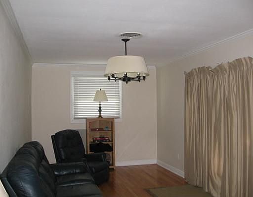 4th image of 6120 Magnolia St