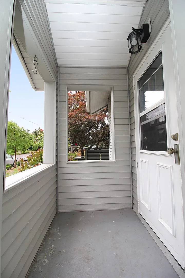 Gardener's Delight Updated 3 Bed/2 Bath Home in Rose City Park — Photo 2