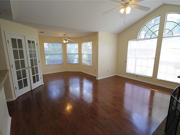 4th image of 947 Bird Bay Ct APT 105