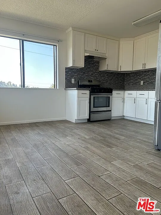 2 bed, 2.0 bath, 5576 sqft, $2,850 — Photo 4