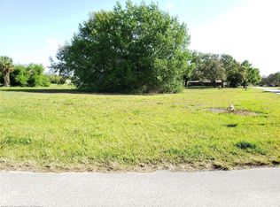 401 Cherry Tree Dr, Sebring, FL 33876