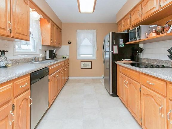 4th image of 3507 Bel Air Dr SE