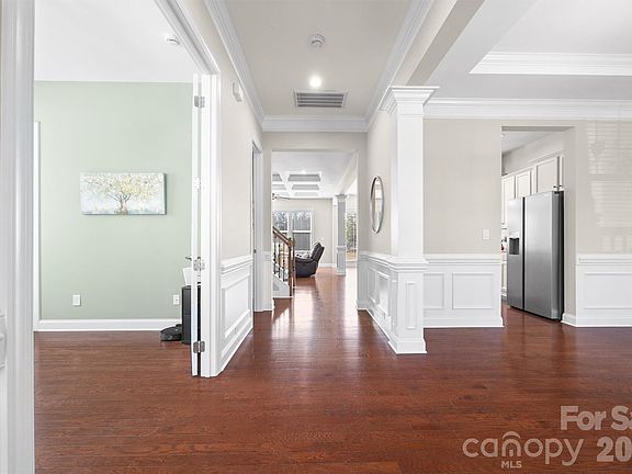 4th image of 301 Jude Ln