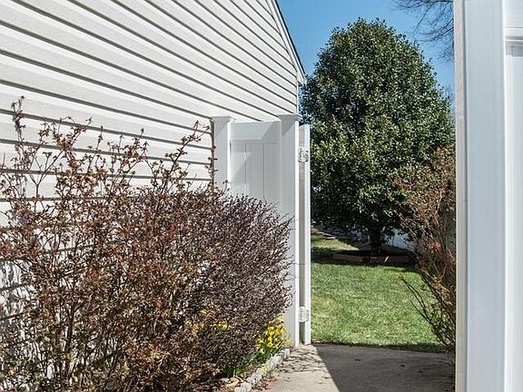 5th image of 10712 Cedarwood Dr