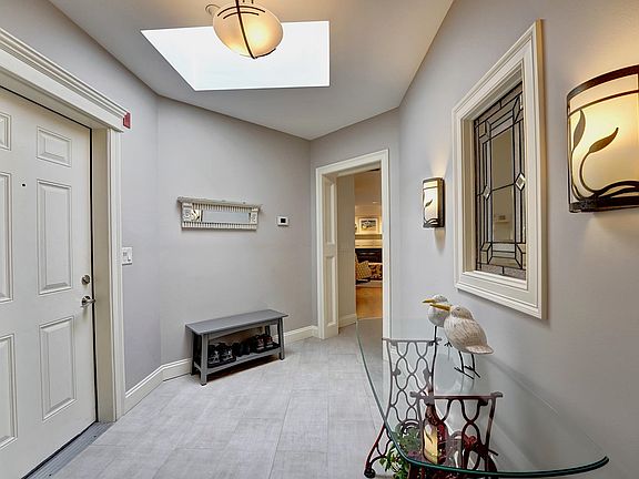 5th image of 100 Shepards Cove Road #H301