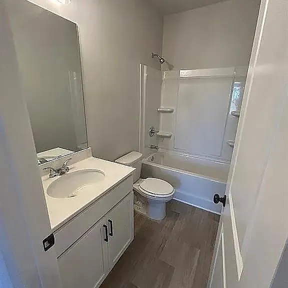 135 Laurel Trce — Photo 11