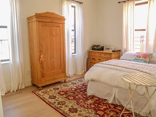 Sold by Vespa Properties Group | media 27