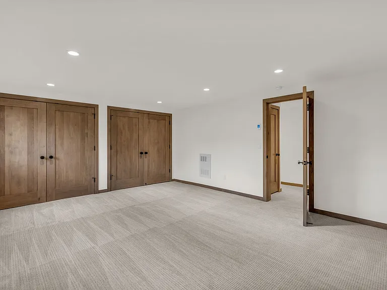 7346 Pinebrook Rd — Photo 25