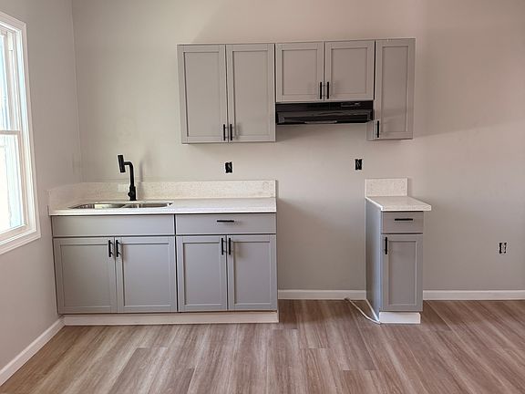 2nd image of 409 Ascension St