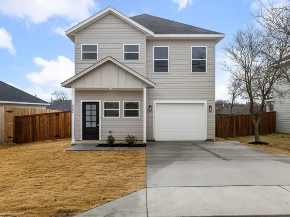 222 3rd St, Hillsboro, TX 76645