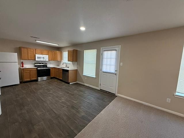 1st image of 3053 Overland Trl
