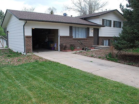 3rd image of 2398 Evans Ave