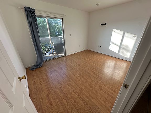 3rd image of 2732 Fletcher Dr APT 6