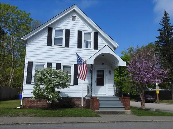45 Smith St, Riverside, RI 02915