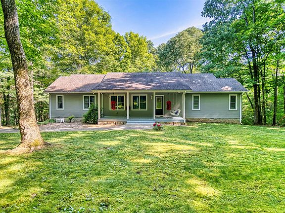 3rd image of 100 Hart Ln