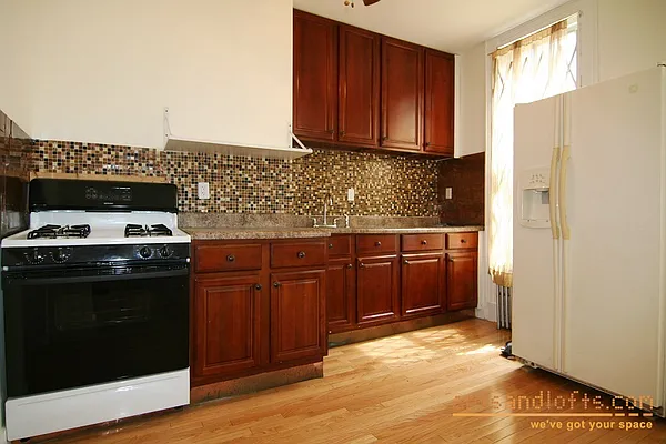 Rented by aptsandlofts.com | media 3
