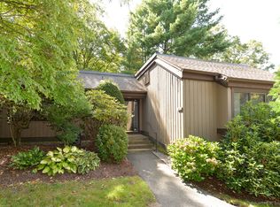 704 Heritage Vlg #B, Southbury, CT 06488